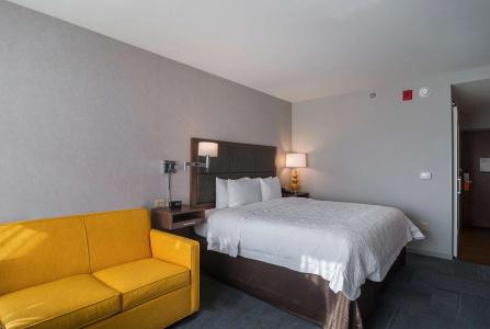 Hampton Inn Chicago North-Loyola Station, Il - 63