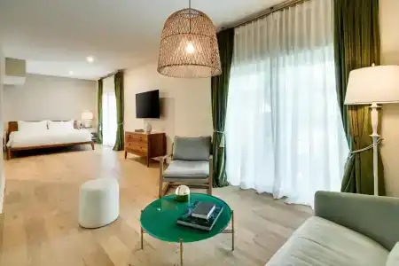 The Savoy & Beach Club - 25