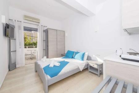 Blue Waves Suites & - 141