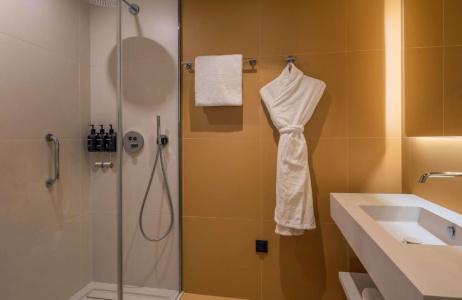 Radisson Blu 1835, Cannes - 131