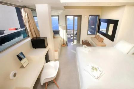 West East Suites - 96