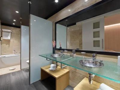H10 Marina Barcelona - 45