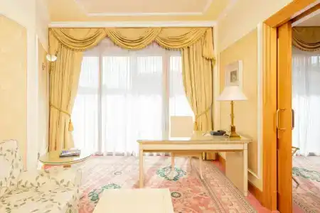 Royal Carlton - 56