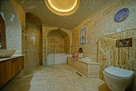 Holiday Cave - 132