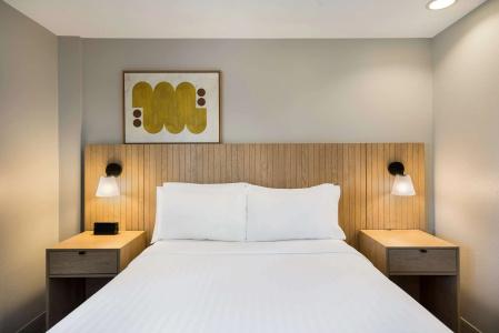Sonesta Simply Suites Jersey City - 32