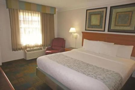 La Quinta Inn by Wyndham Austin Oltorf - 15