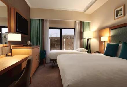 DoubleTree by Hilton London Victoria - 57