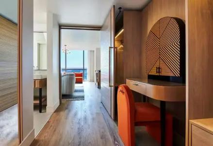 Virgins Las Vegas, Curio Collection by Hilton - 96