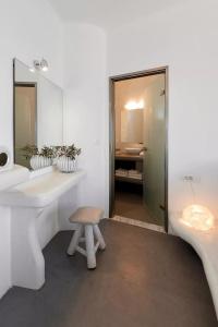 Suites of the Gods Cave Spa - 77