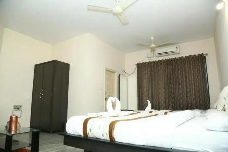 Soundarya - 18