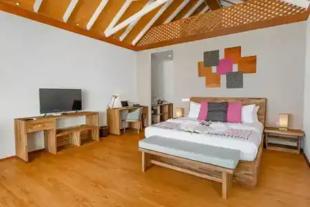 Kudafushi Resort & Spa - 3