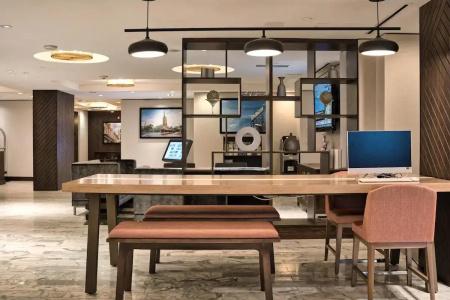 Holiday Inn Downtown Centre By Ihg - 1