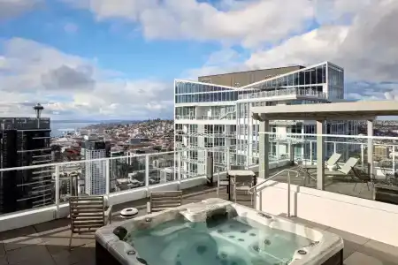 Level Seattle - South Lake Union - 105