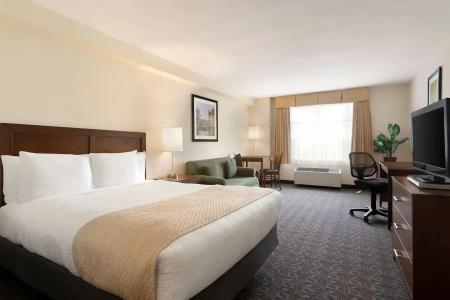 Days Inn by Wyndham Airport - 25
