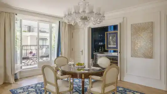 Four Seasons George v Paris - 98