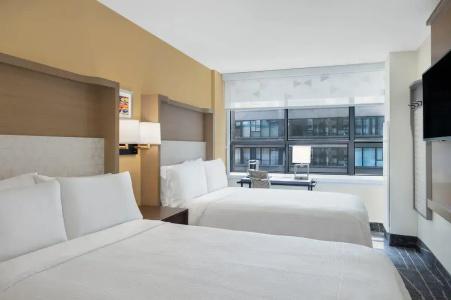 Holiday Inn Downtown Centre By Ihg - 3