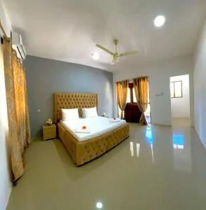 Sunny Palms Beach Bungalows - 53