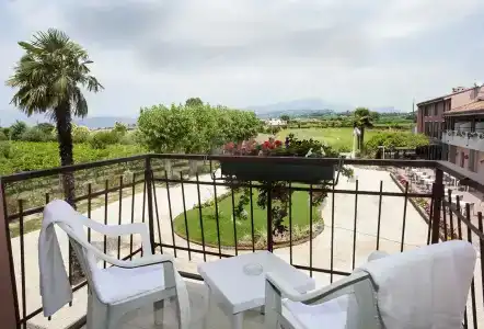 Bella Lazise - 43