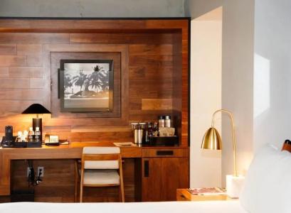 Sixty Beverly Hills - 51