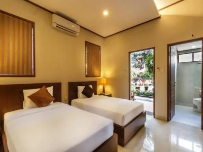 Yulia Beach Inn Kuta - 84
