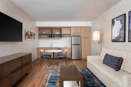 Deltas by Marriott Virginia Beach Bayfront Suites - 6