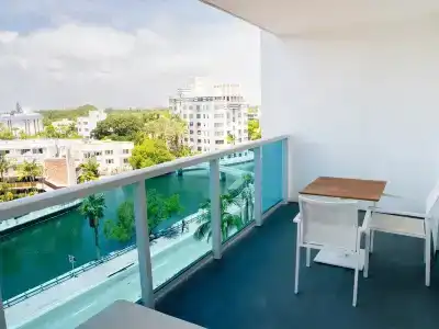 w South Beach - 126