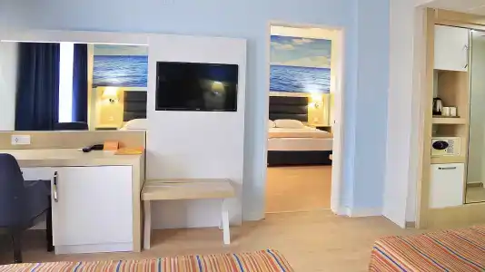 Club Aqua Plaza - 47