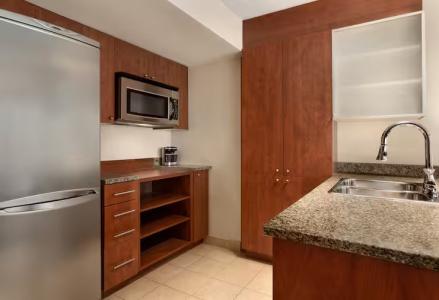 Embassy Suites by Hilton - - 33
