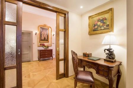 Iron Gate & Suites - 71