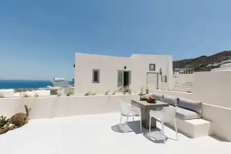 Elysian Santorini - 39