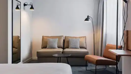 Moxy Paris Bastille - 4