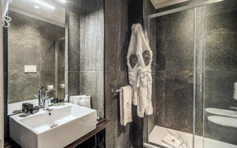 77 Seventy-Seven - Maison D'Art Collection - 49