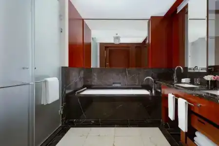 Ritz-Carlton - 55