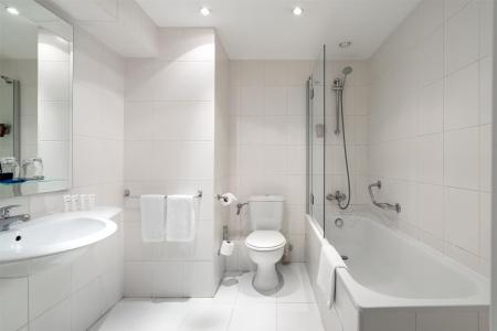 Park Inn by Radisson & Residence - 34