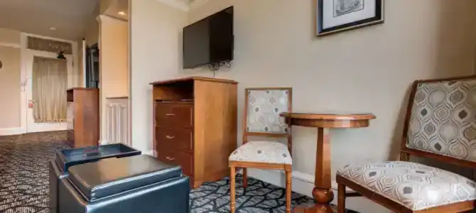 Gaslamp Plaza Suites - 29