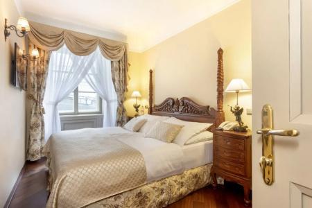 Iron Gate & Suites - 39