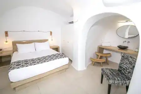 Elysian Santorini - 81