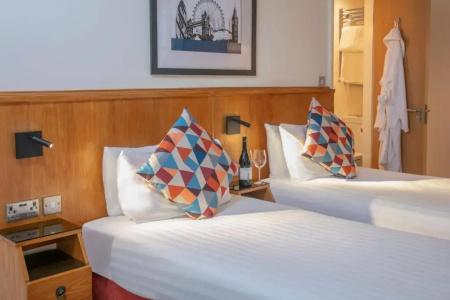 Queensway, Sure Collection by Best Western - 14