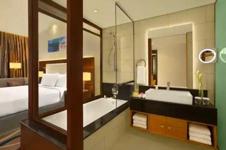 DoubleTree by Hilton and Residences Dubai – Al Barsha - 36