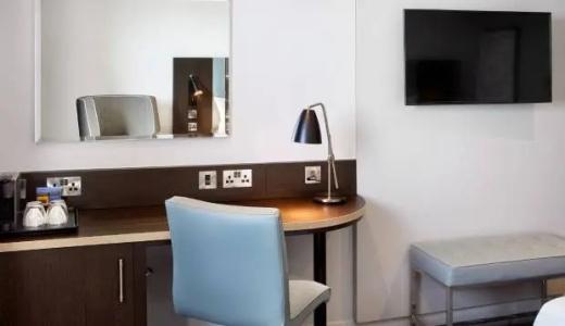 Premier Inn County Hall - 31