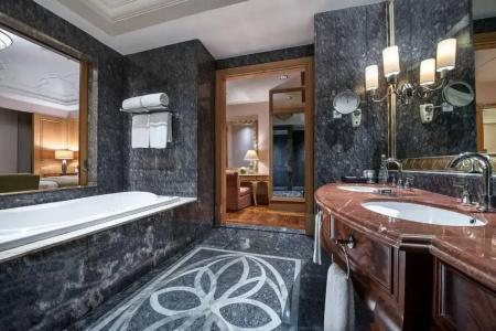 The Ritz-Carlton Jakarta, Mega Kuningan - 80