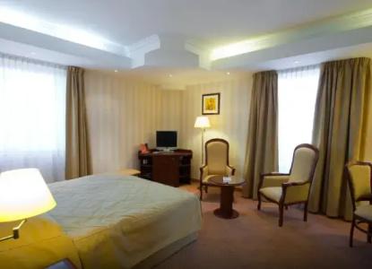 Ramada & Suites by Wyndham Bucharest North - 29