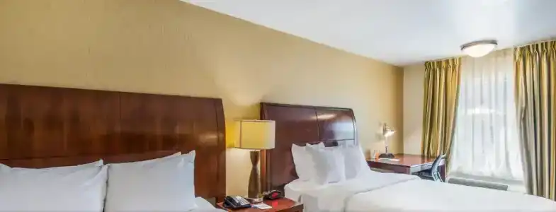 Clarion Inn & Suites Central Beach - 36