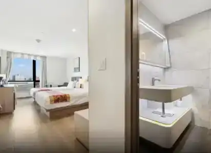 Ramada by Wyndham Flushing - 27
