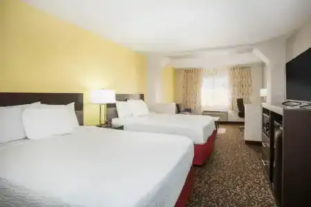Days Inn by Wyndham Phoenix North - 35