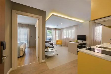 Trend Suites - 48