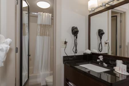 Ramada by Wyndham Boston - 21