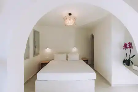 Elysian Santorini - 25
