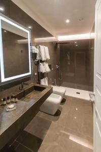 Caruso Place Boutique & Wellness Suites - 24