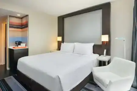 Courtyard by Marriott New York Manhattan/Central Park - 30
